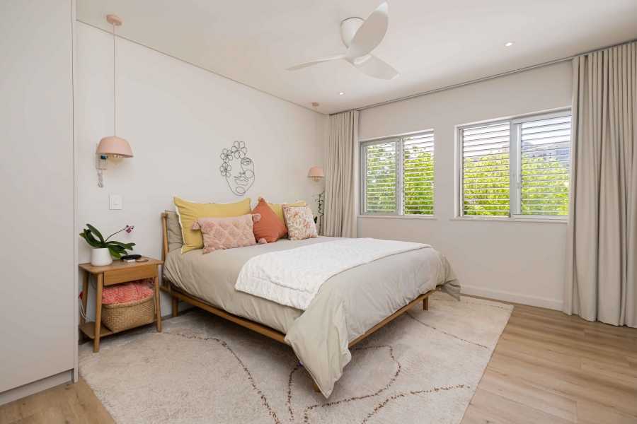 2 Bedroom Property for Sale in Sea Point Western Cape